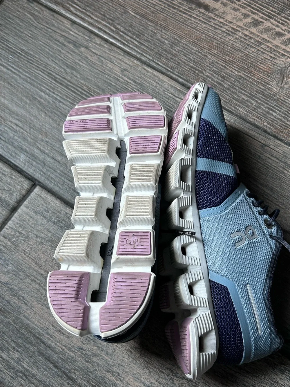 Women’s On Cloud Navy & Light Blue Athletic Sneakers - - Picture 6 of 6
